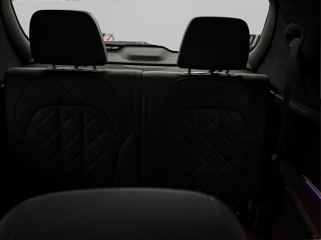 Certified 2025 BMW X7 xDrive40i w/ M Sport Package image 39