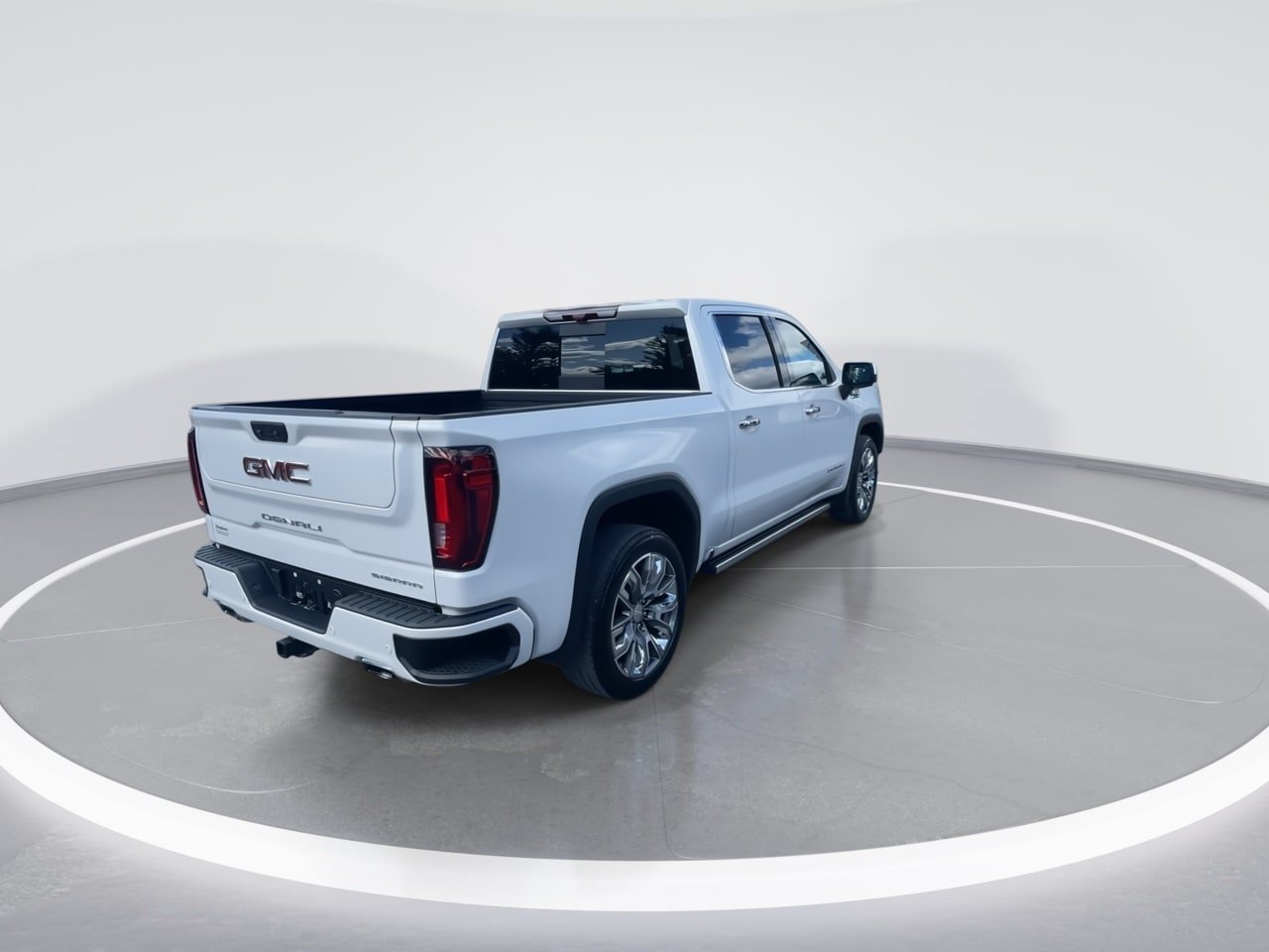 Used 2023 GMC Sierra 1500 Denali w/ Denali Reserve Package AWD/4WD image 18