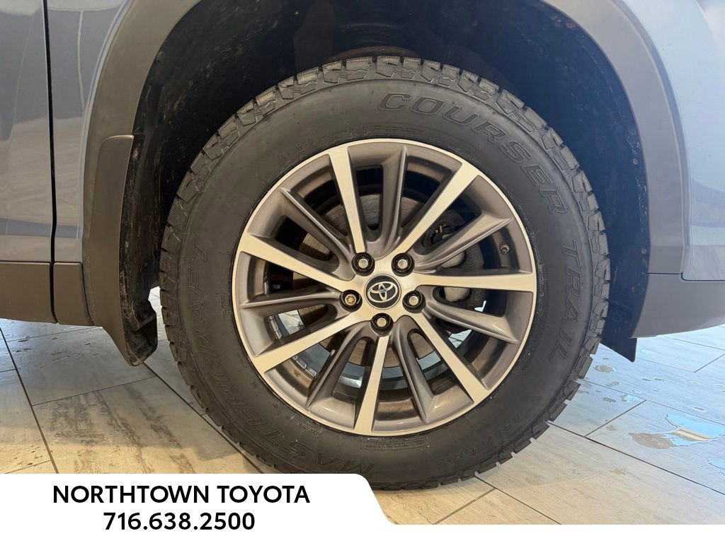 Used 2019 Toyota Highlander XLE w/ Protection Package #3 AWD/4WD image 9