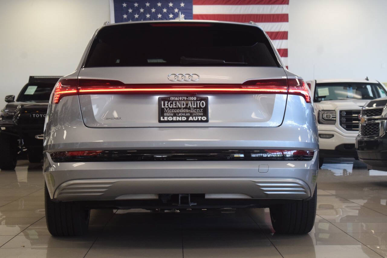 Used 2019 Audi e-tron Prestige w/ Prestige Package AWD/4WD image 27