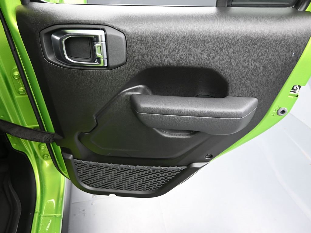 New 2025 Jeep Gladiator Willys image 14