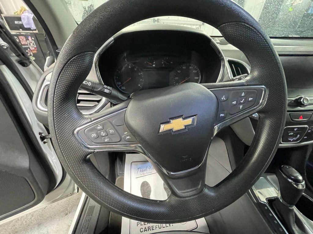 Used 2020 Chevrolet Equinox LS w/ LS Convenience Package image 11