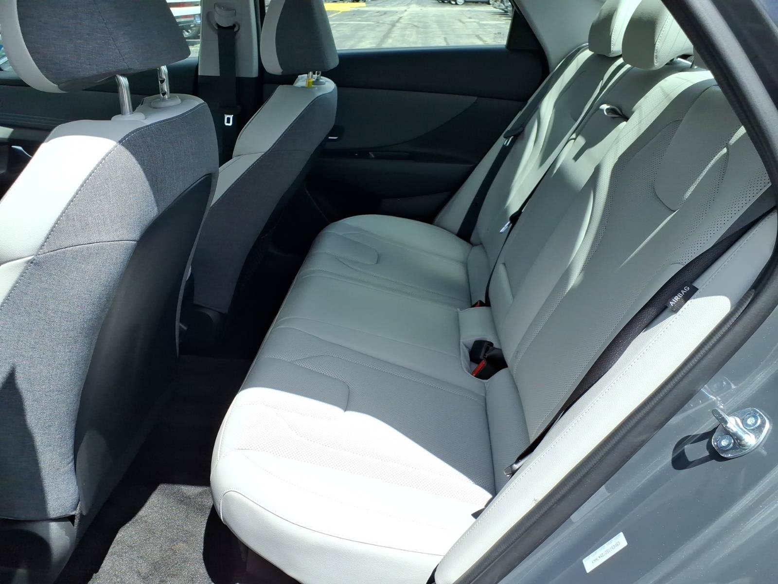 New 2025 Hyundai Elantra Limited FWD image 7