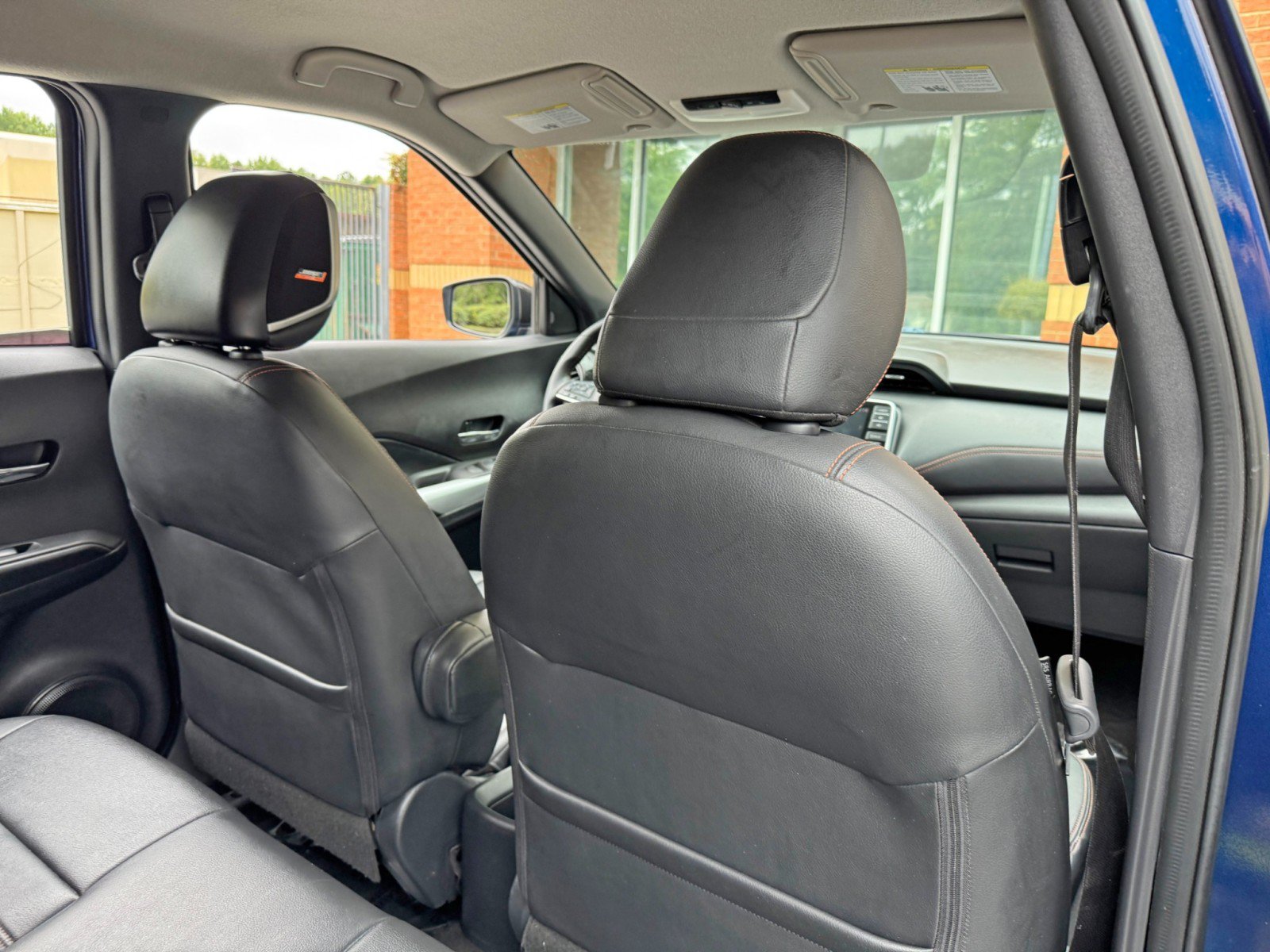 Used 2019 Nissan Kicks SR w/ SR Premium Package FWD image 29