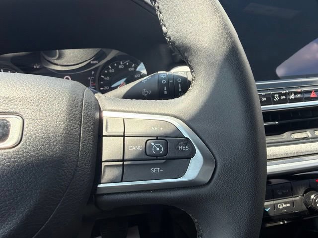Used 2024 Jeep Compass Latitude AWD/4WD image 40