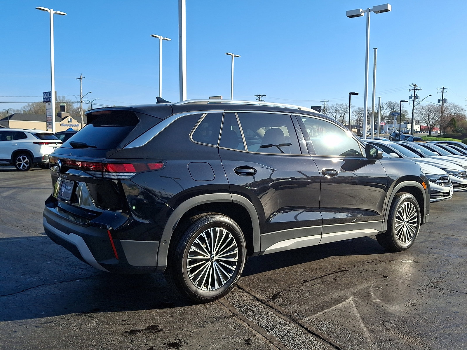 Certified 2025 Volkswagen Tiguan S image 6