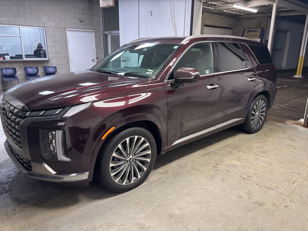 Used 2024 Hyundai Palisade Calligraphy image 2