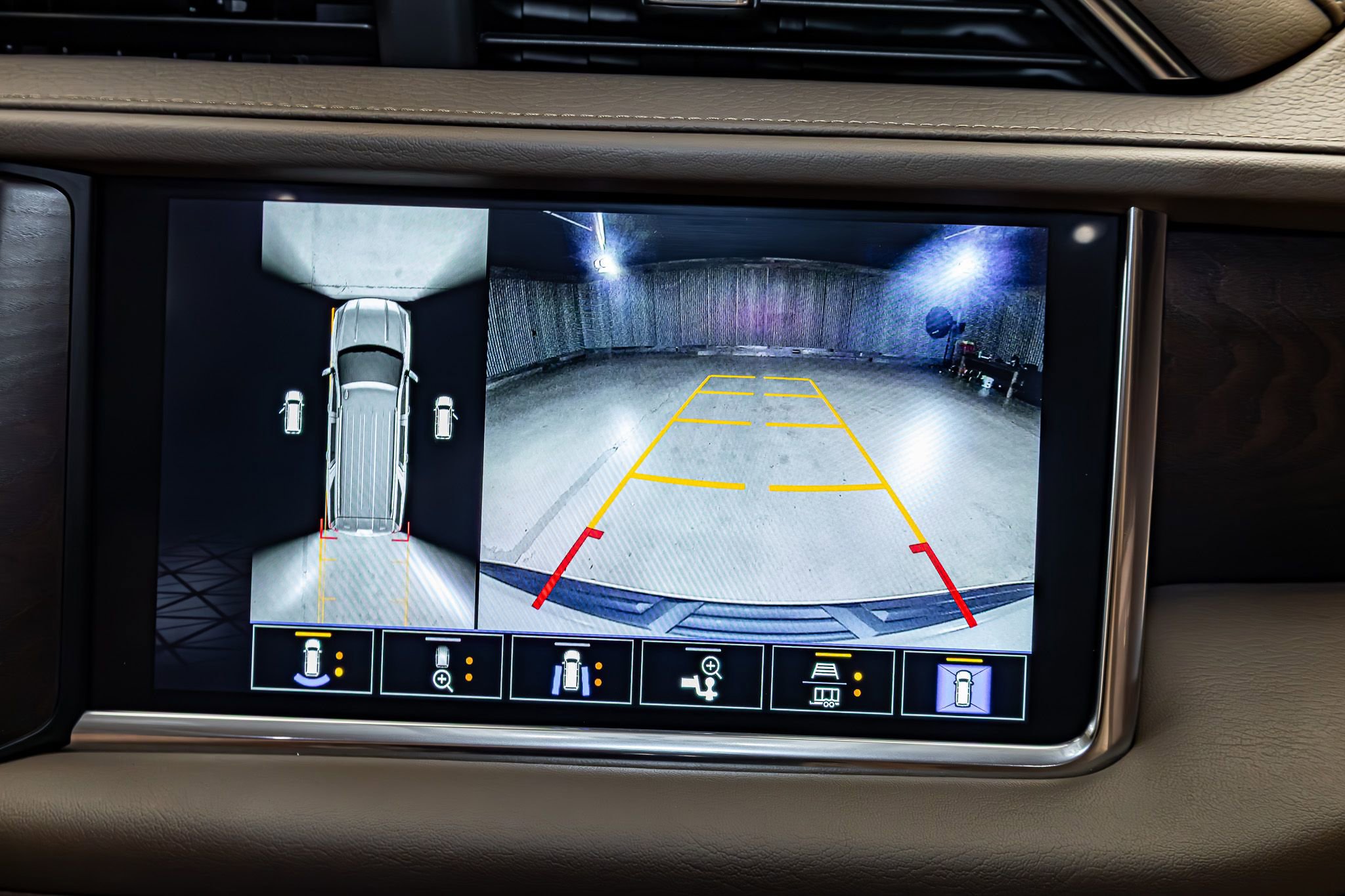 Used 2022 GMC Yukon Denali w/ Denali Premium Package AWD/4WD image 19