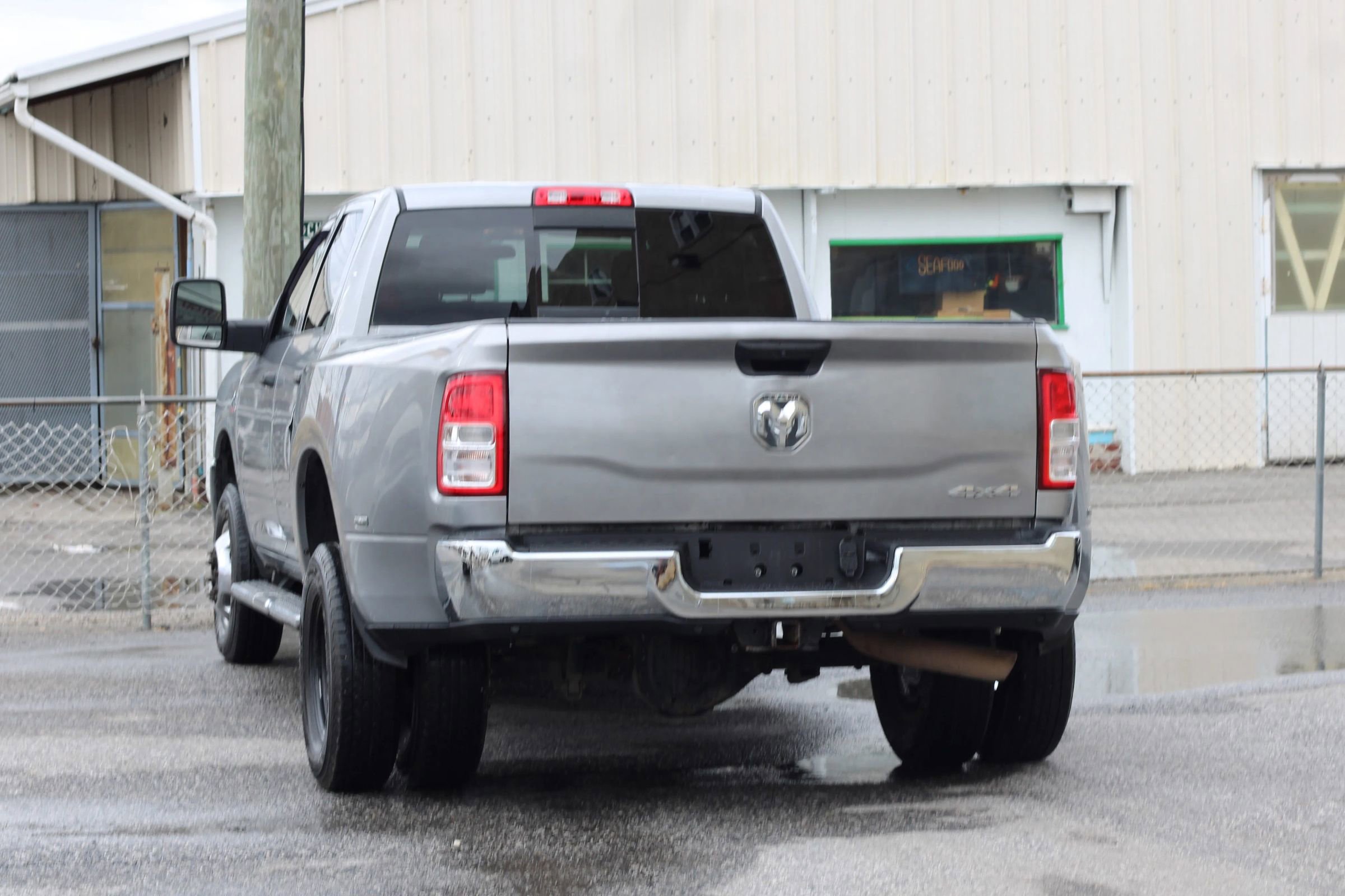 Used 2024 RAM 3500 Tradesman w/ Chrome Appearance Group AWD/4WD image 6