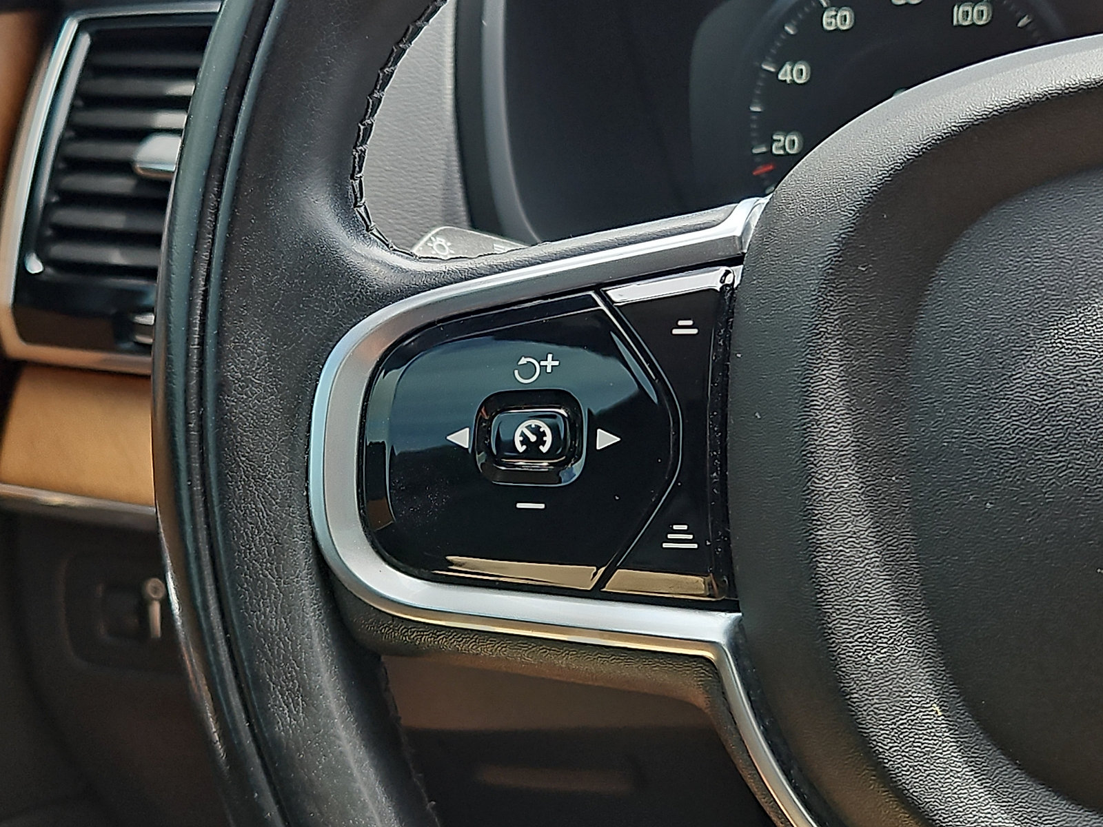 Used 2019 Volvo XC90 T6 Inscription w/ Luxury Package AWD/4WD image 23