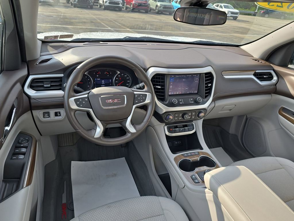 Used 2023 GMC Acadia SLE w/ Driver Convenience Package image 14