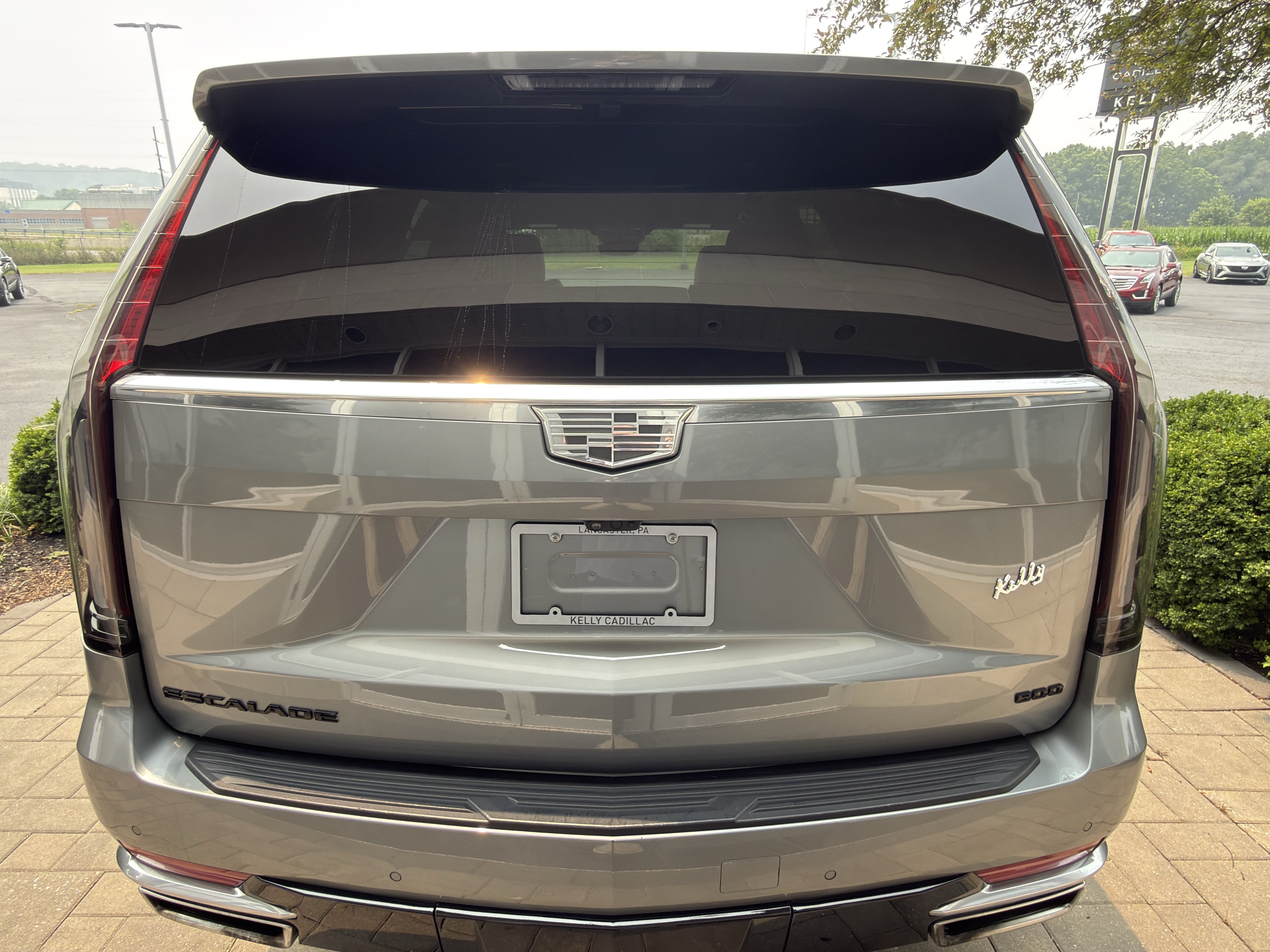 Used 2024 Cadillac Escalade Premium Luxury w/ Performance Package AWD/4WD image 6