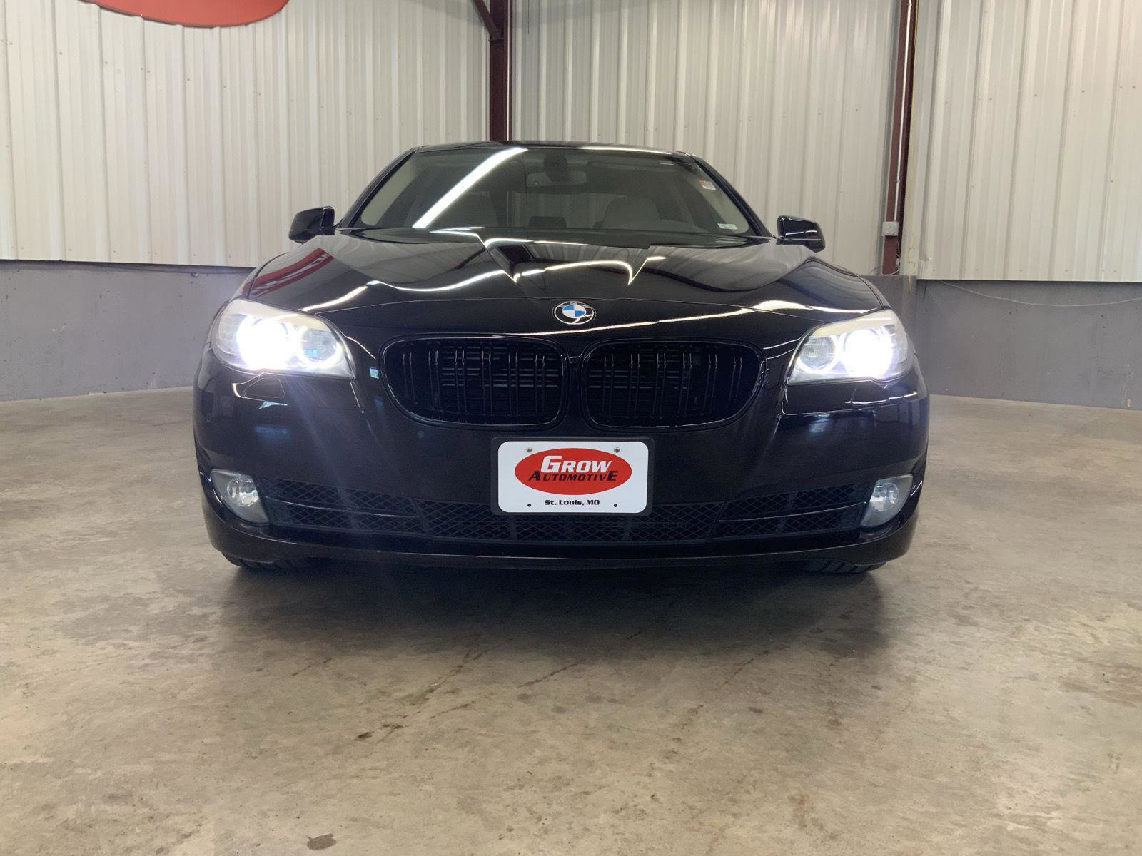 Used 2011 BMW 550i xDrive Sedan AWD/4WD image 7