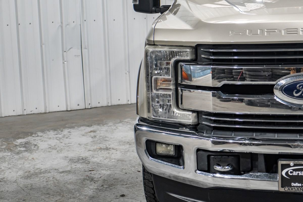 Used 2017 Ford F250 Lariat w/ Chrome Package image 48