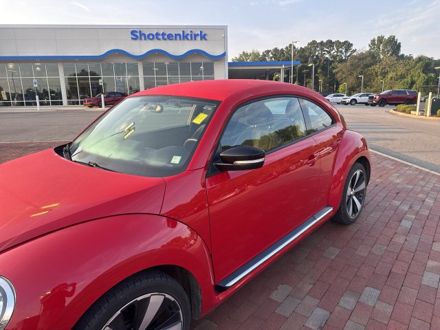 Used 2012 Volkswagen Beetle 2.0T FWD image 3