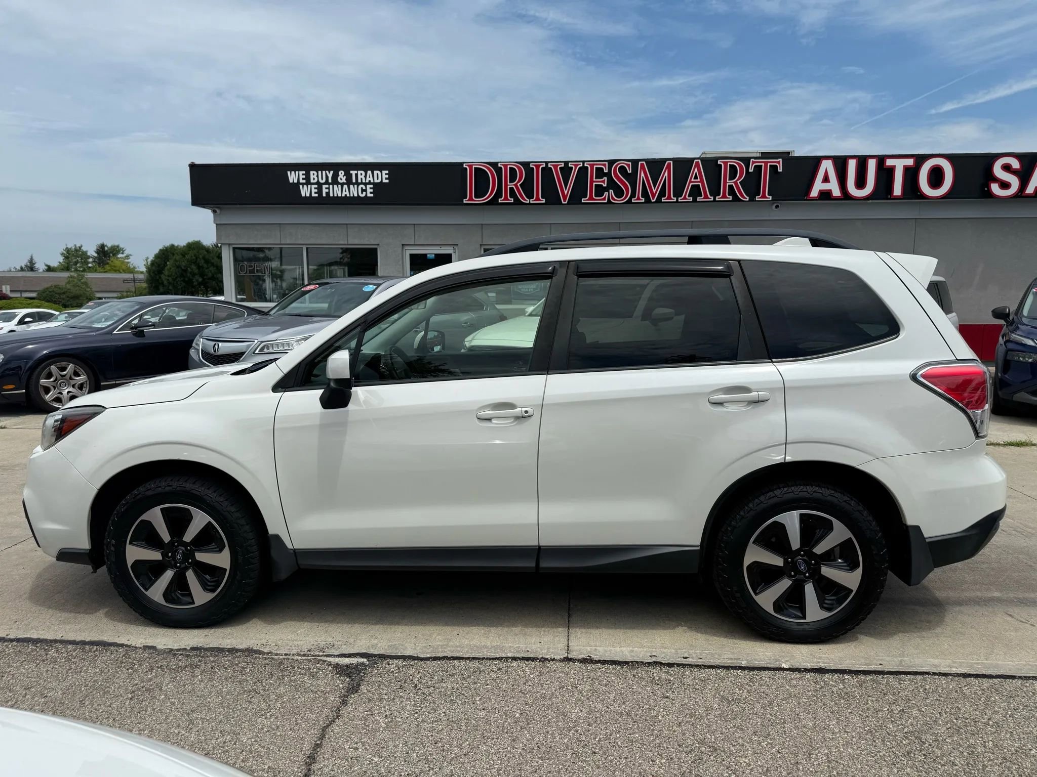 Used 2017 Subaru Forester 2.5i Premium w/ All-Weather Package image 8