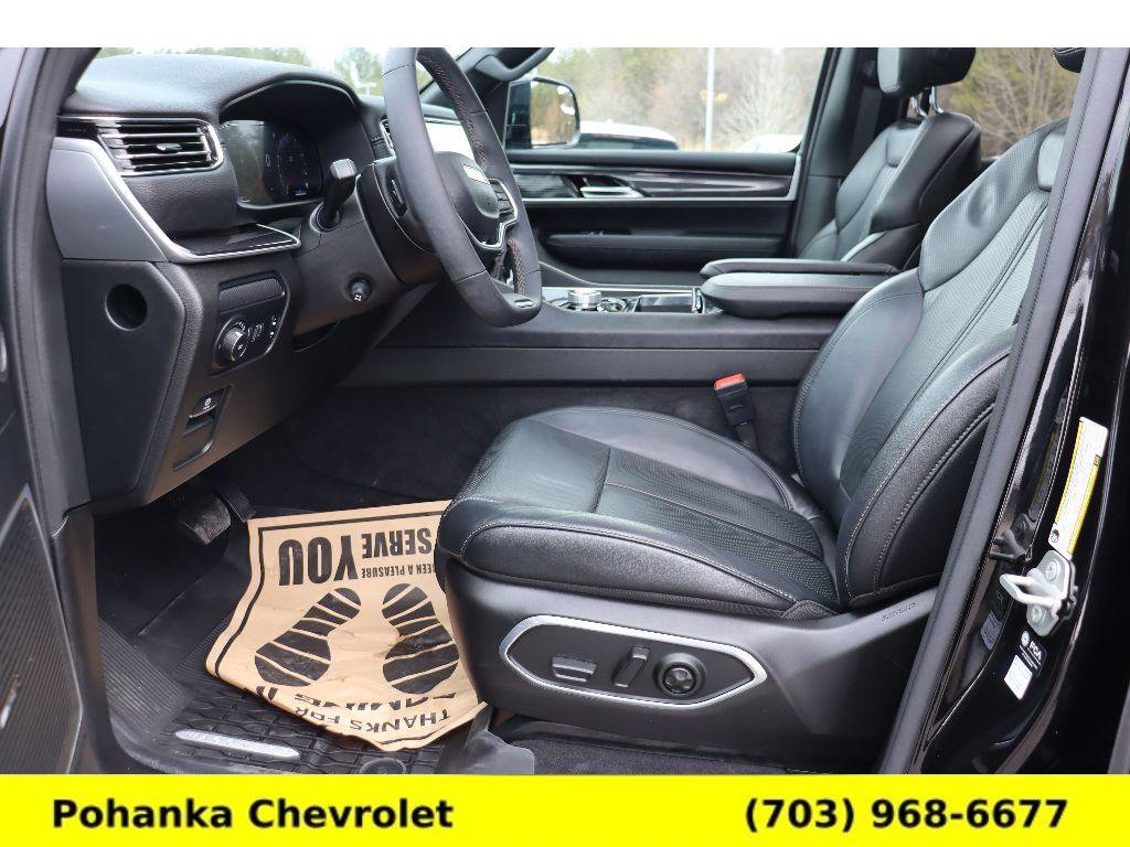 Used 2024 Jeep Wagoneer 4WD w/ Premium Group I image 25