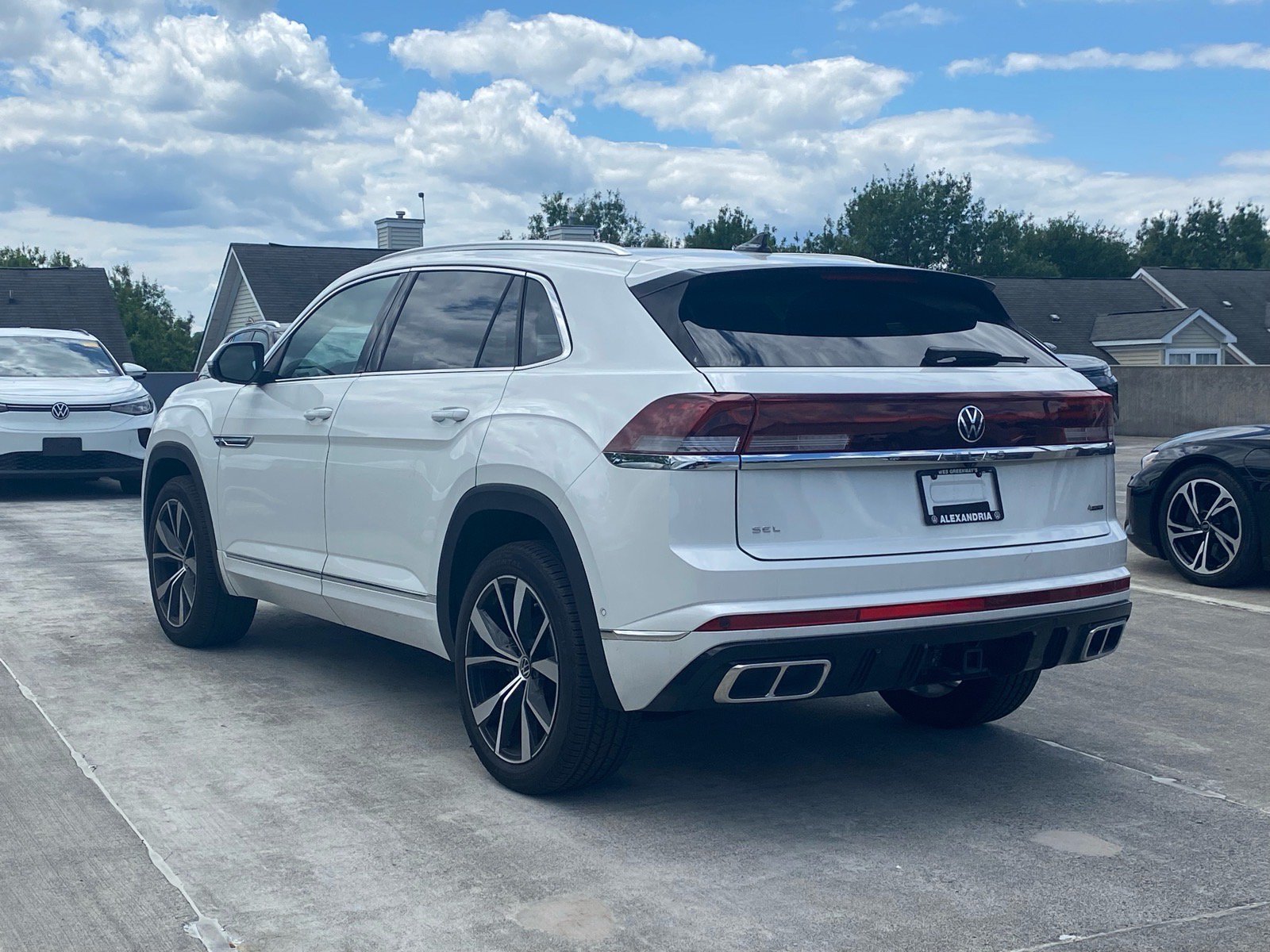 Certified 2026 Volkswagen Atlas Cross Sport SEL Premium R-Line AWD/4WD image 4