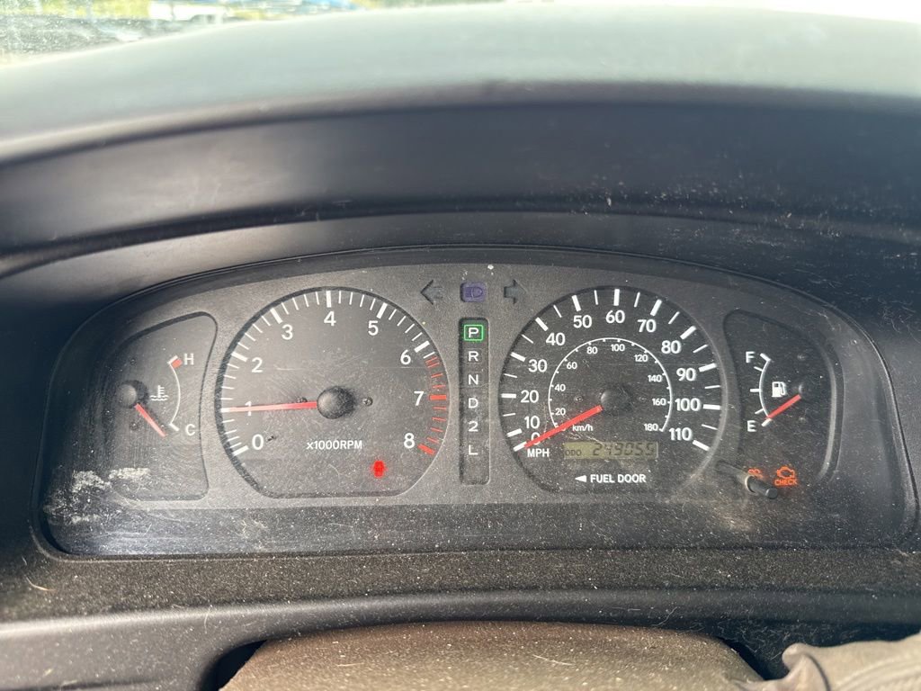 Used 2000 Toyota Sienna XLE FWD image 18
