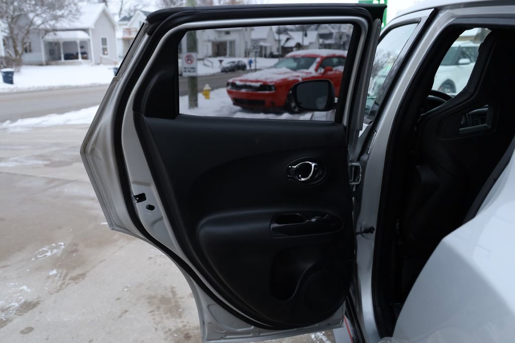 Used 2015 Nissan Juke NISMO RS image 16