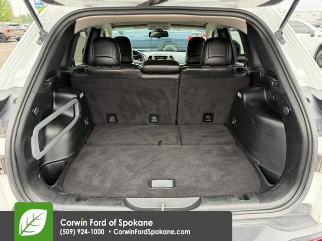 Used 2017 Jeep Cherokee Trailhawk AWD/4WD image 18