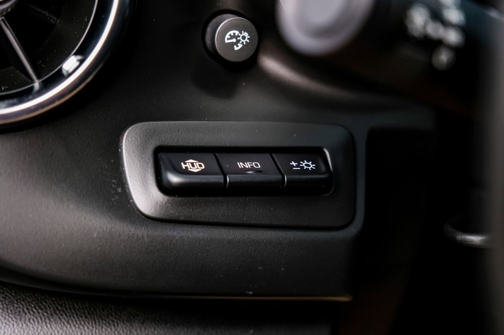 Used 2019 Chevrolet Camaro ZL1 RWD image 29