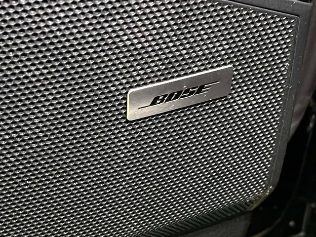 Used 2023 Porsche Cayenne w/ Premium Package image 38