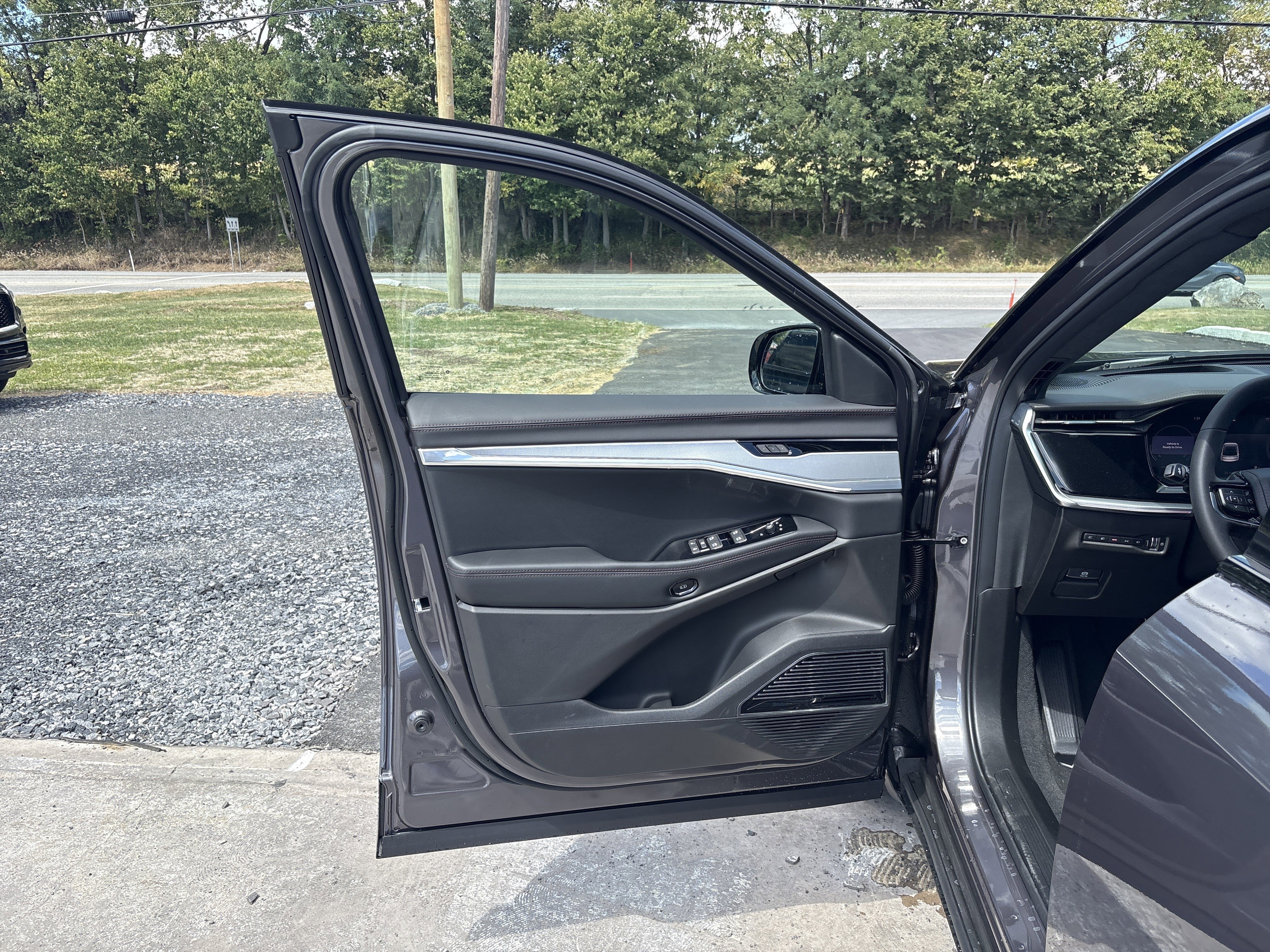 New 2025 Jeep Wagoneer Launch Edition w/ Trailer Tow Group image 16