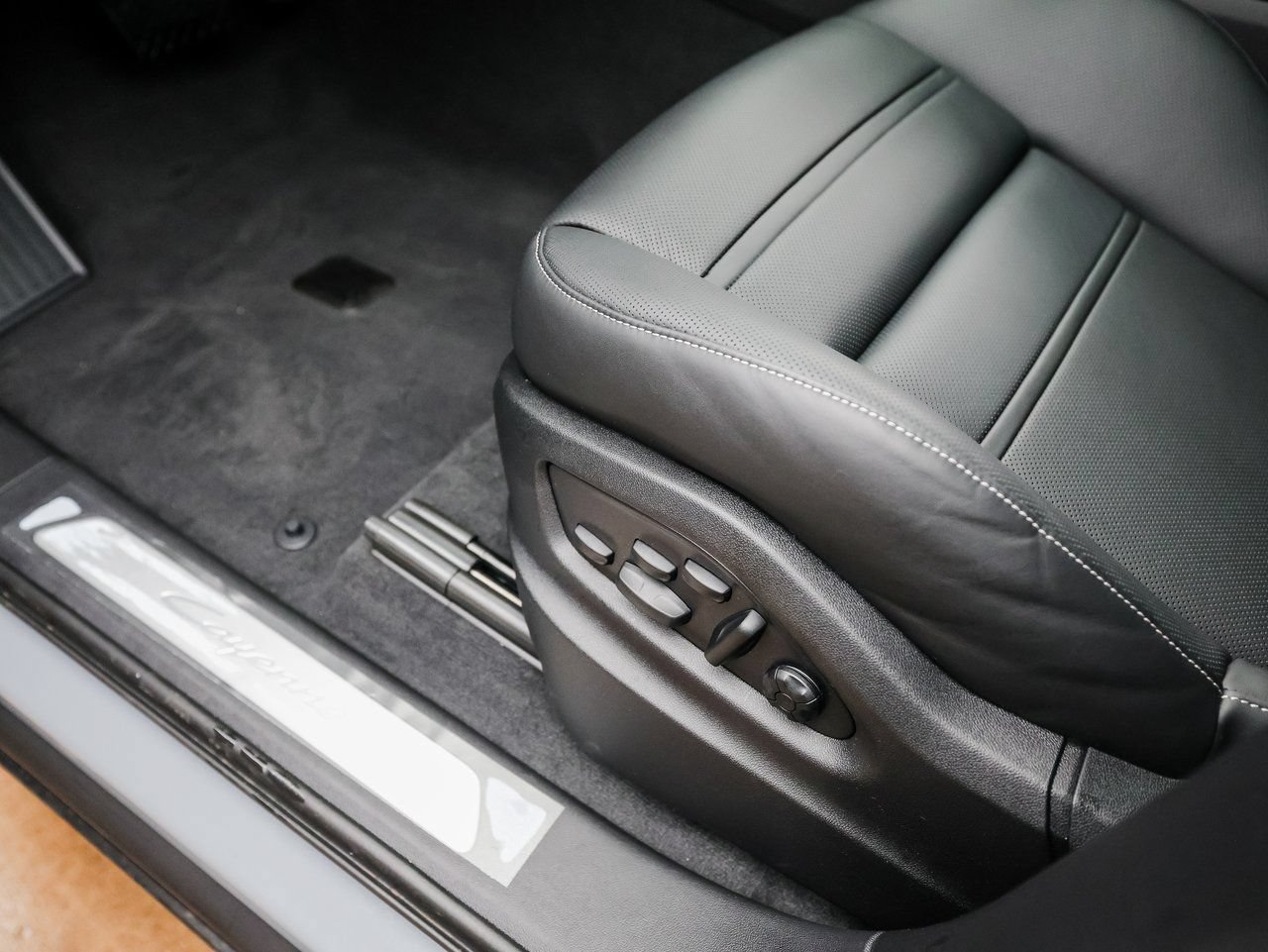 New 2026 Porsche Cayenne Coupe AWD/4WD image 14