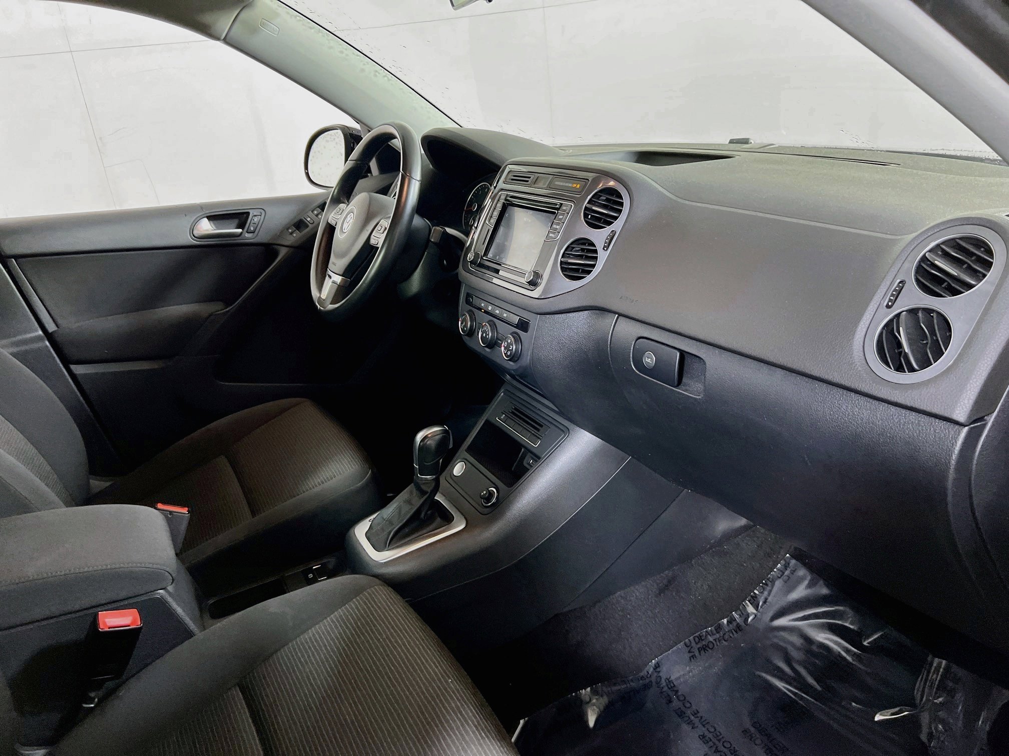 Used 2018 Volkswagen Tiguan Limited w/ Premium Package AWD/4WD image 26