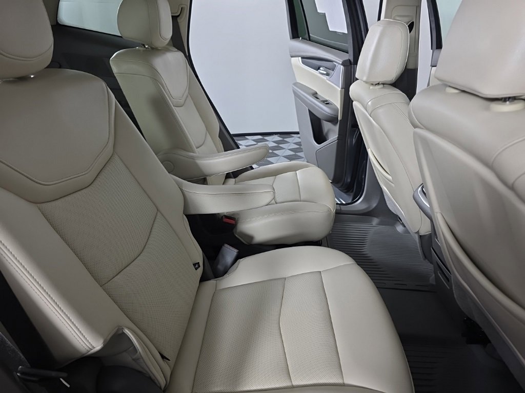 Used 2022 Cadillac XT6 Premium Luxury image 37