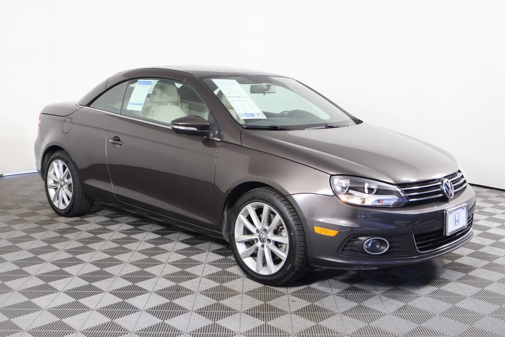 Used 2013 Volkswagen Eos Komfort FWD image 3