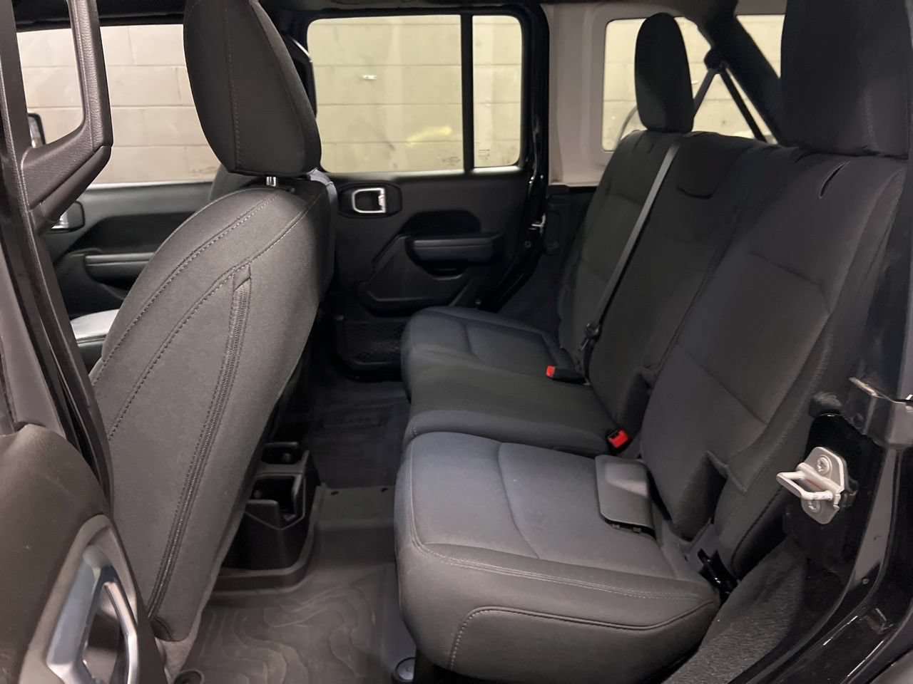 Used 2022 Jeep Wrangler Unlimited Sport AWD/4WD image 14