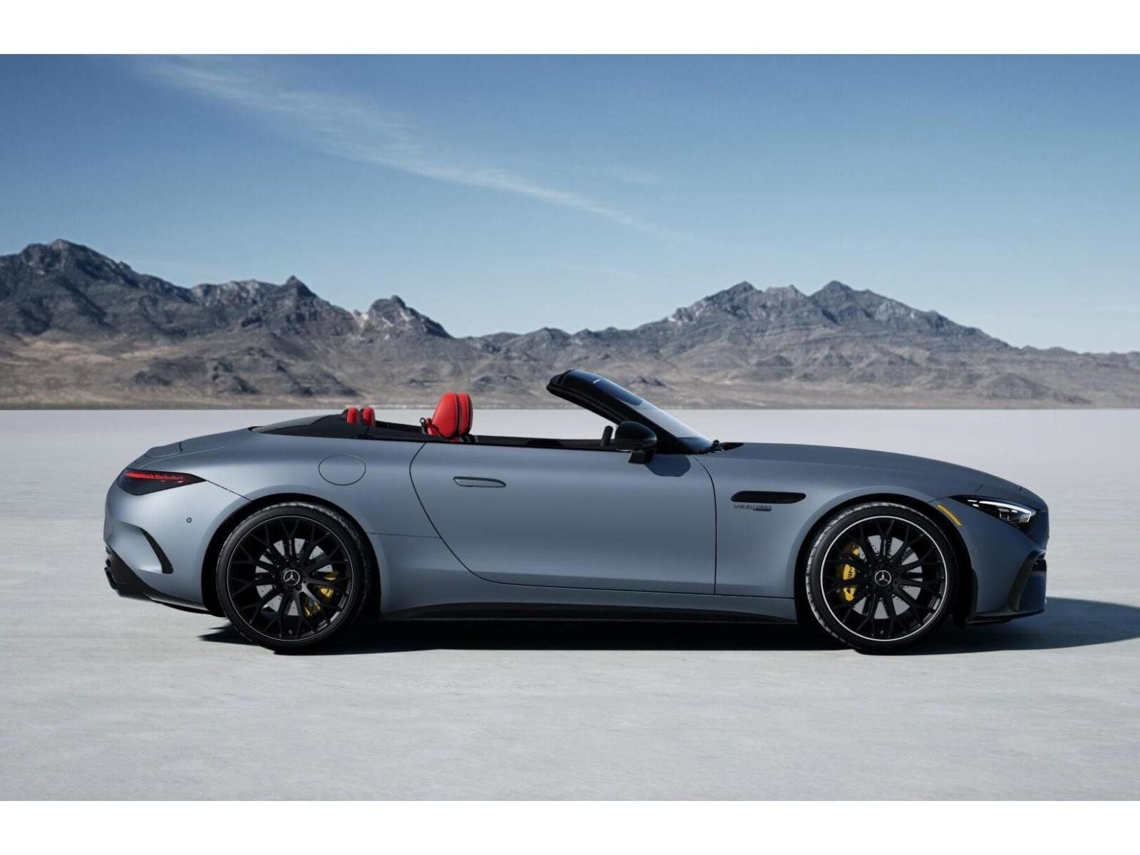 New 2026 Mercedes-Benz SL 63 AMG 4MATIC image 2