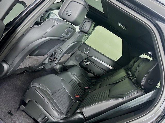 Used 2024 Land Rover Discovery Dynamic SE image 23
