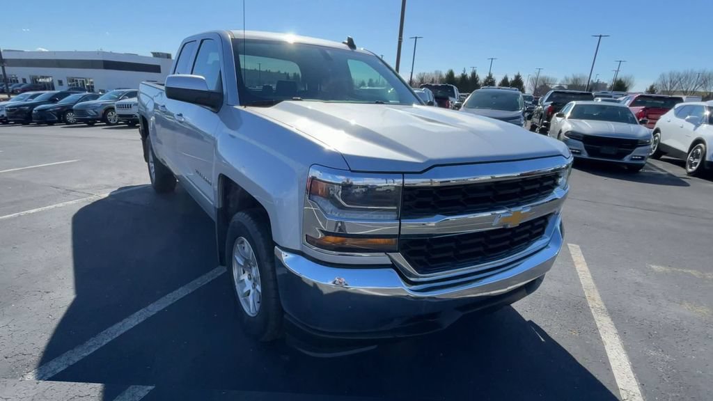 Used 2018 Chevrolet Silverado 1500 LT AWD/4WD image 4