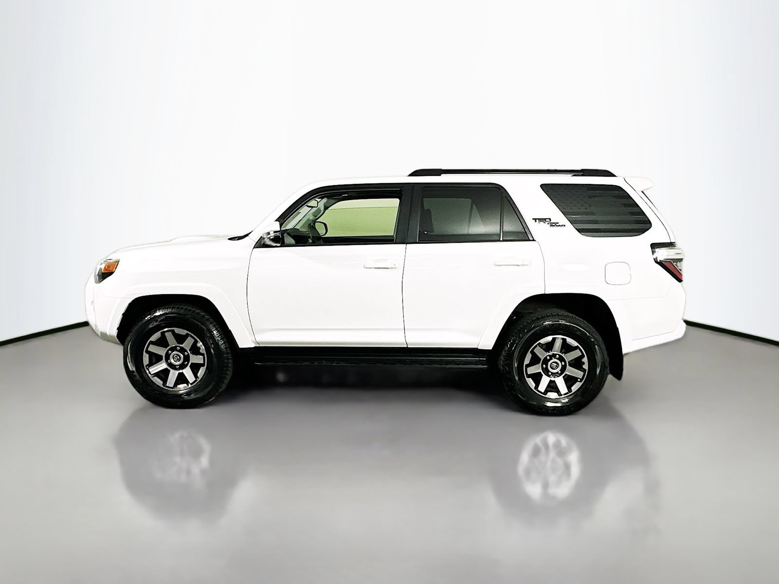 Certified 2024 Toyota 4Runner TRD Off-Road Premium w/ Moonroof Package AWD/4WD image 4