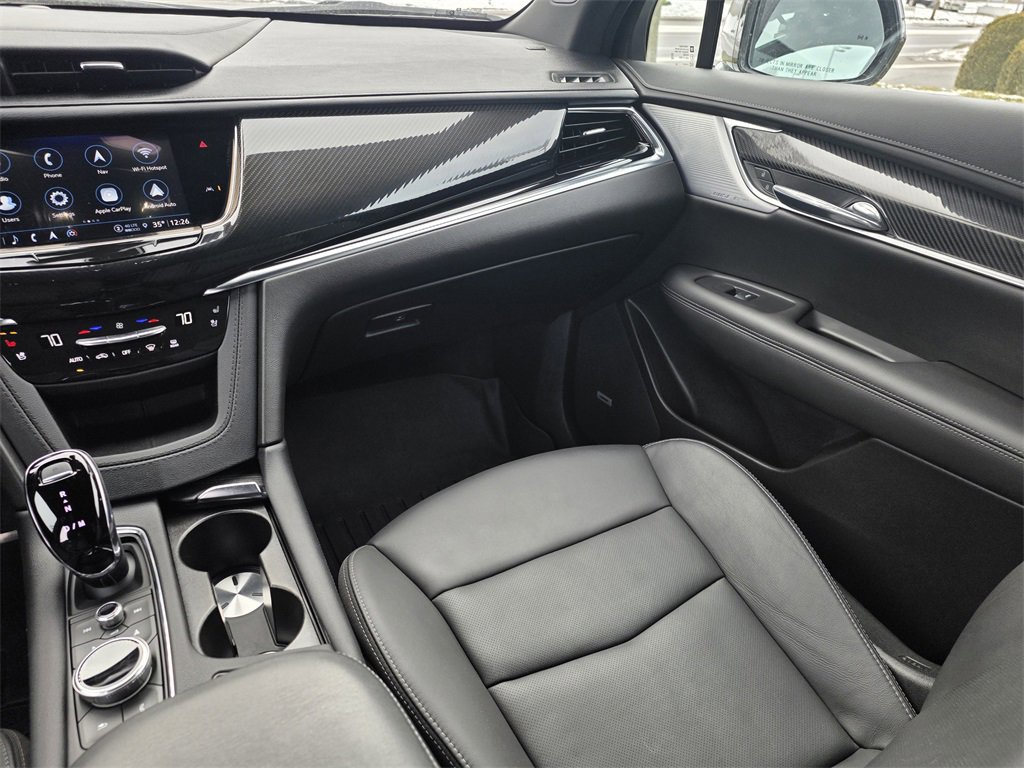 Used 2023 Cadillac XT6 Sport w/ Technology Package image 17