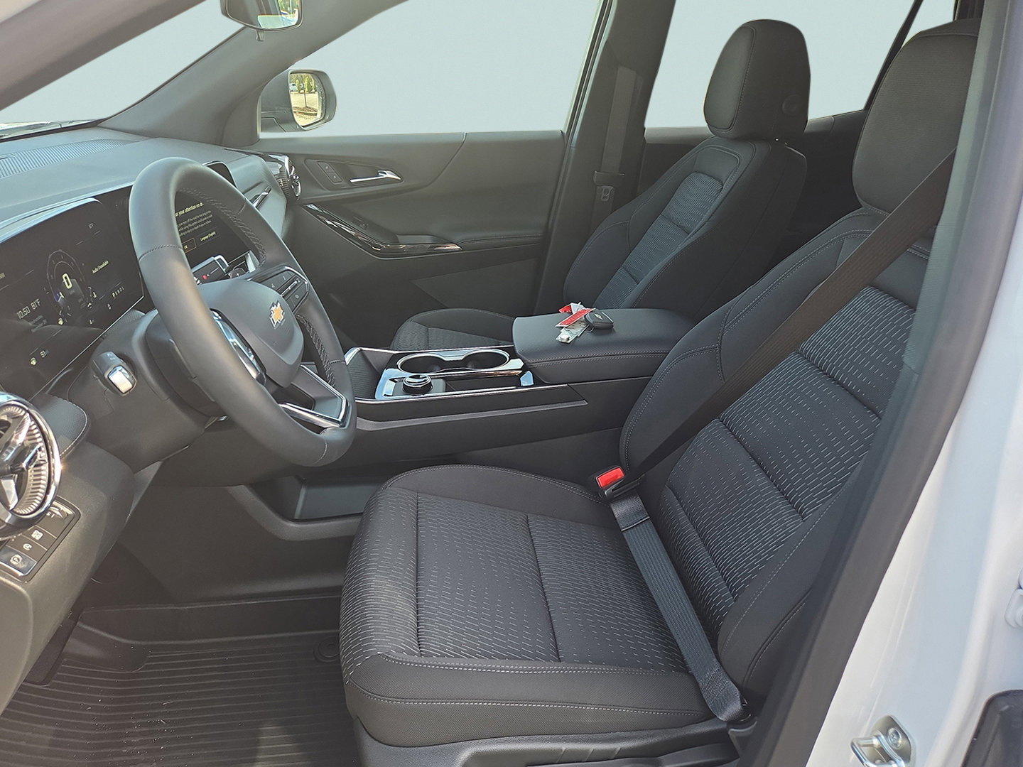 New 2026 Chevrolet Equinox LT w/ Convenience Package II FWD image 12