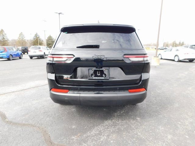 Used 2024 Jeep Grand Cherokee L Laredo RWD image 4