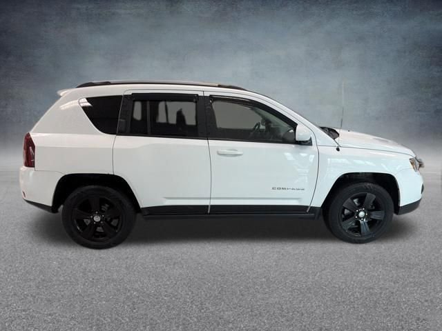 Used 2016 Jeep Compass Latitude image 5