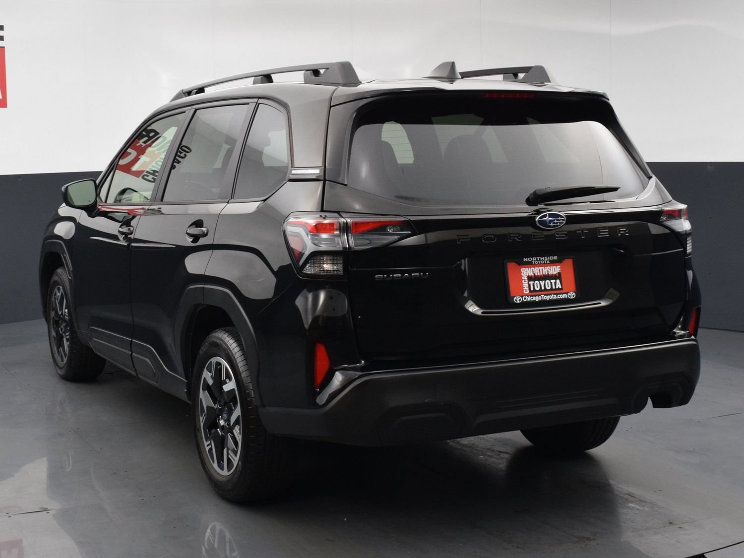 Used 2025 Subaru Forester Premium AWD/4WD image 3