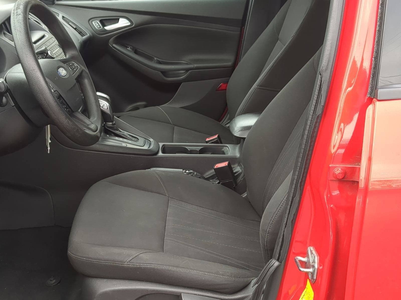 Used 2015 Ford Focus SE w/ Reverse Sensing Package image 18