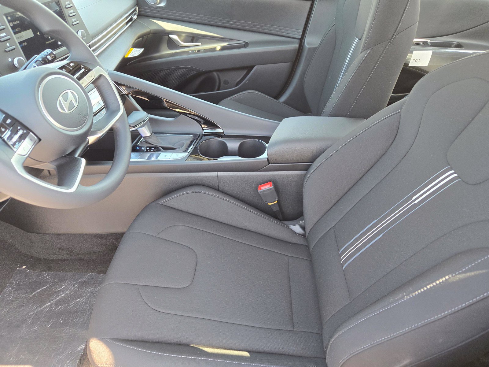 New 2026 Hyundai Elantra Hybrid FWD image 14