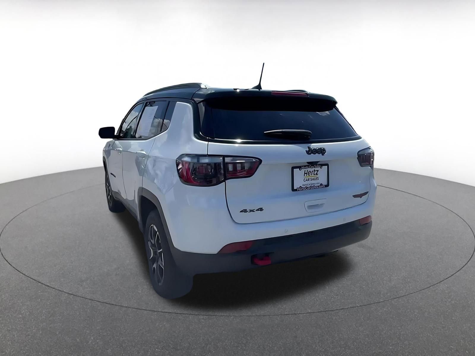 Used 2025 Jeep Compass Trailhawk image 11