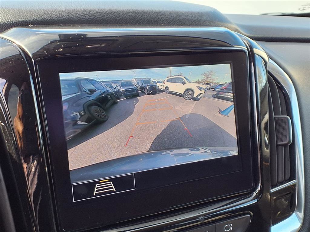 Used 2020 Chevrolet Traverse LT image 17