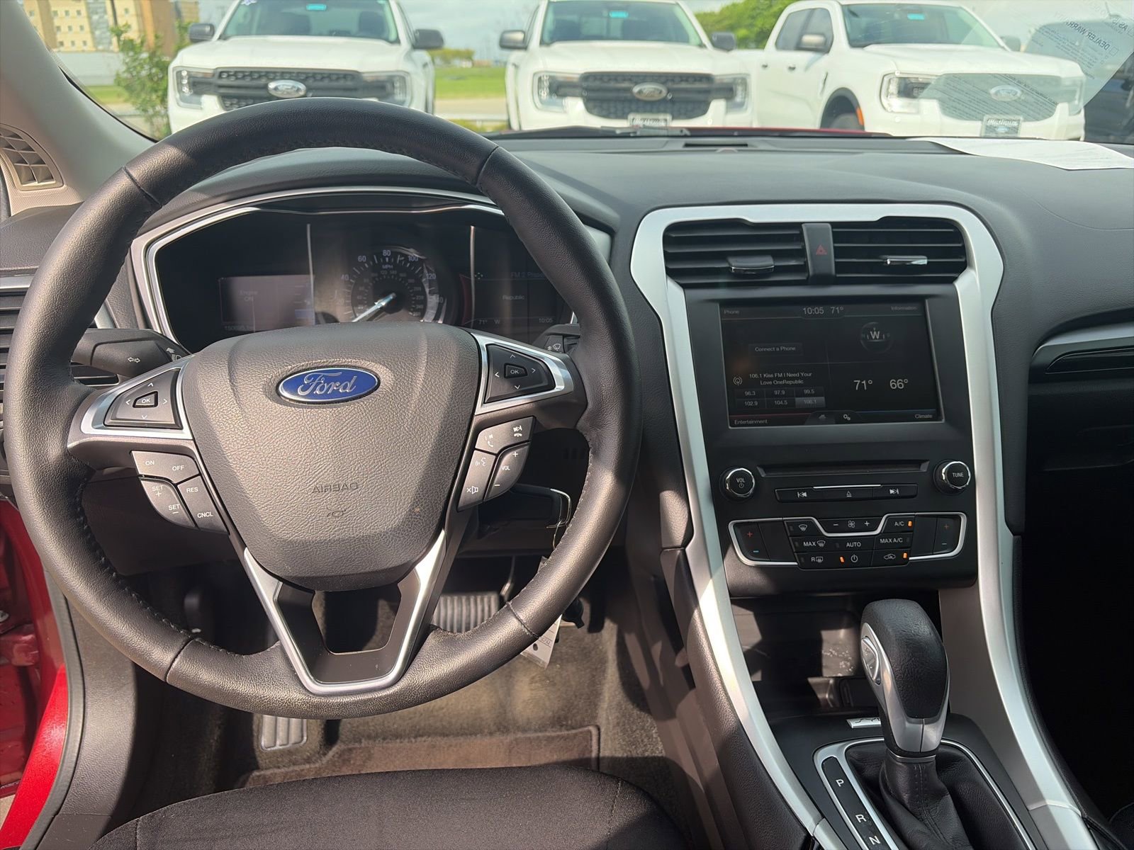Used 2016 Ford Fusion SE image 16