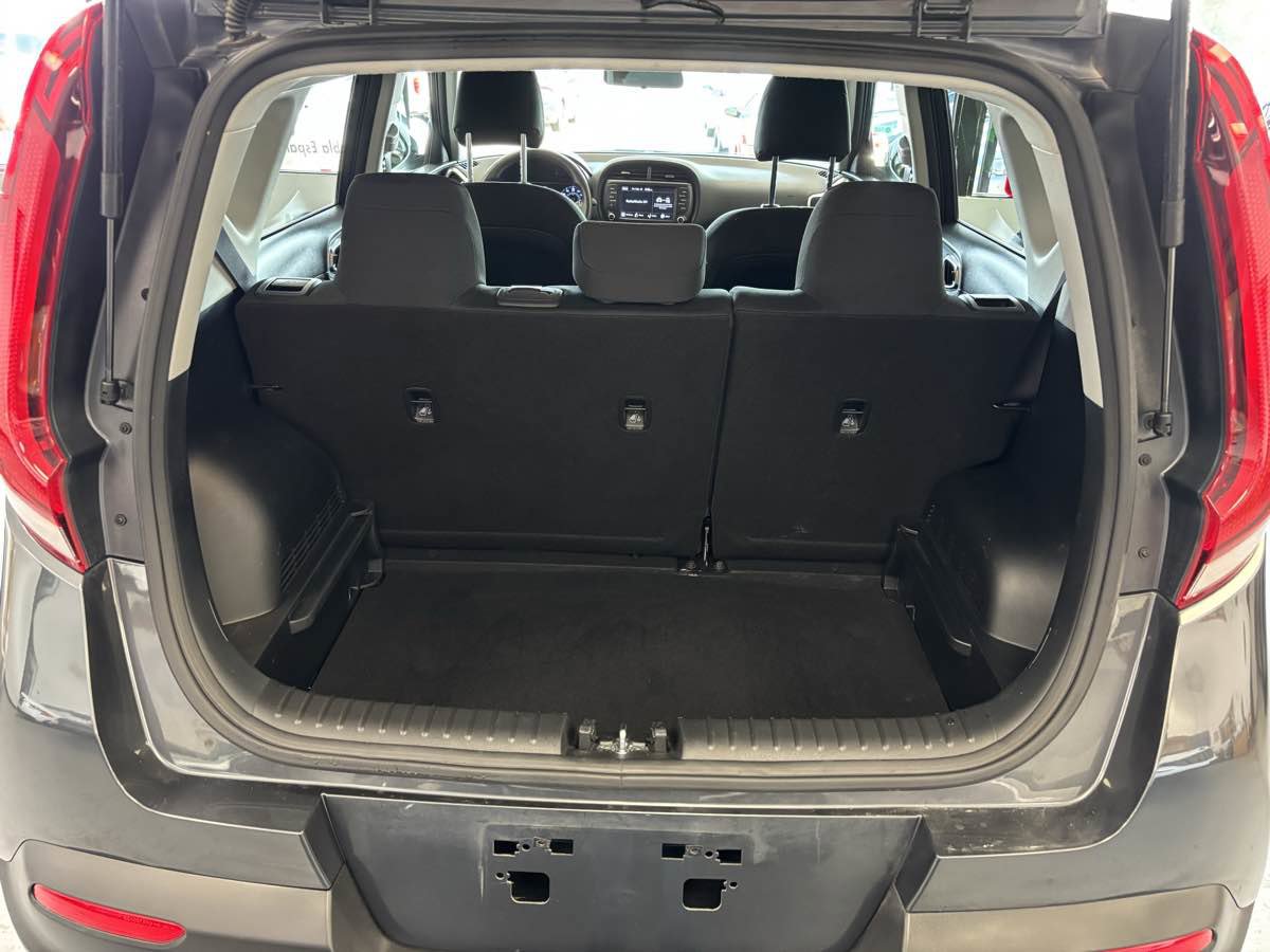 Used 2022 Kia Soul LX FWD image 25
