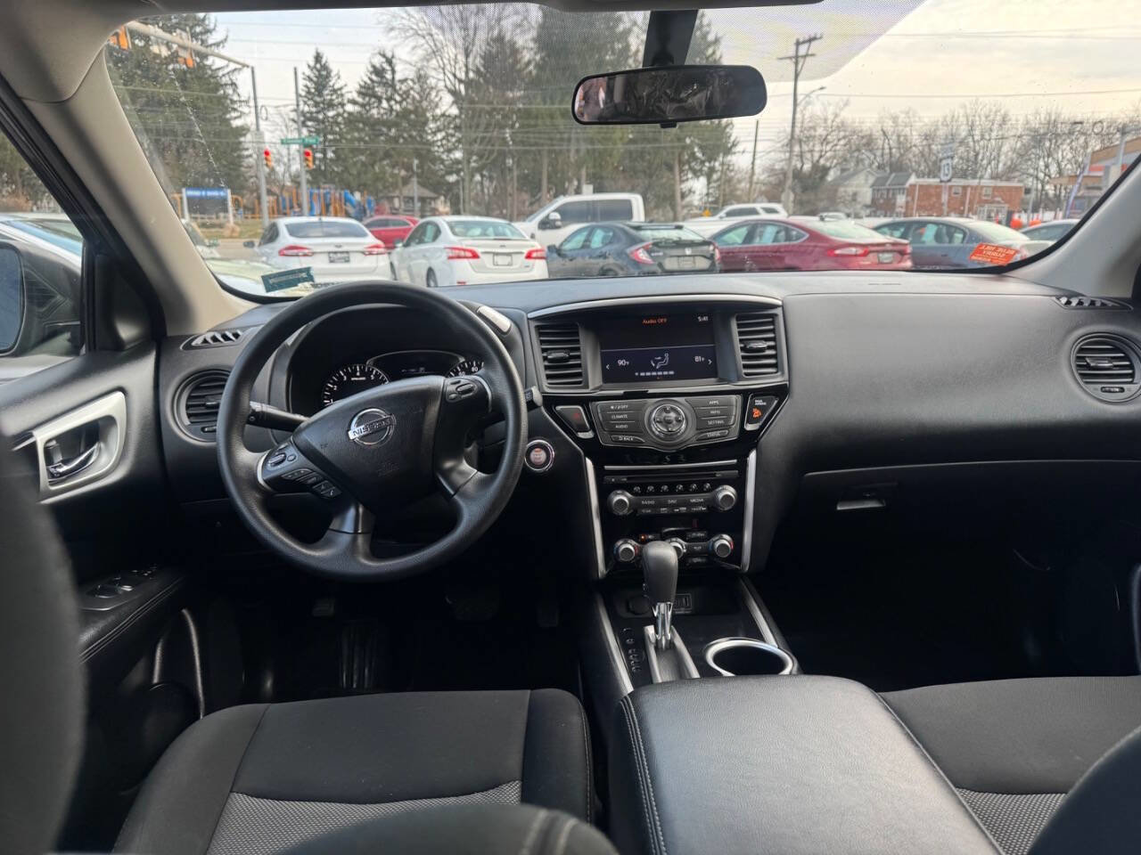 Used 2019 Nissan Pathfinder S image 11