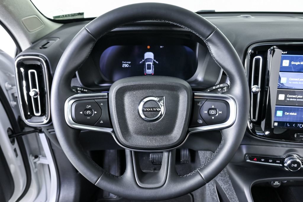 Certified 2025 Volvo XC40 B5 Plus image 10